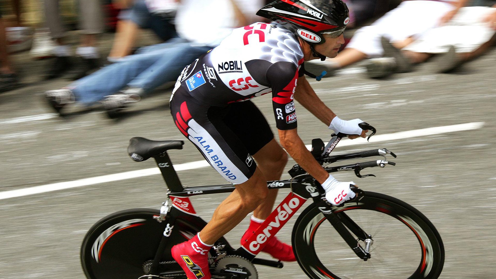 尤文稳居榜首，防守体系再度升级，尤文打法