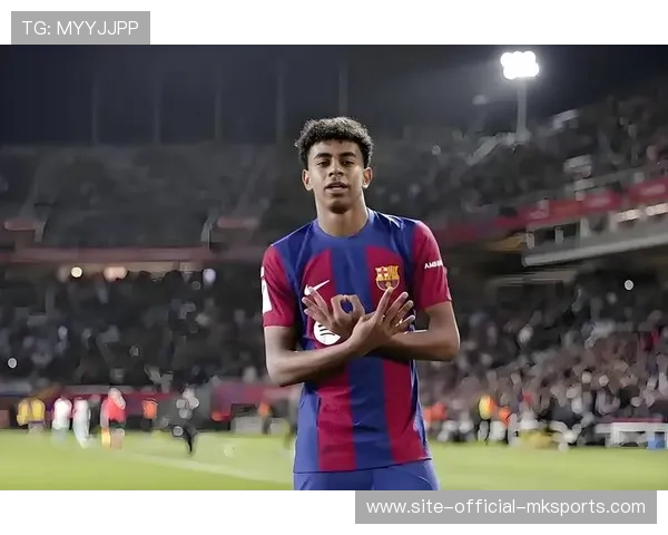 巴萨孔德梅开二度，逆转法兰克福晋级欧冠