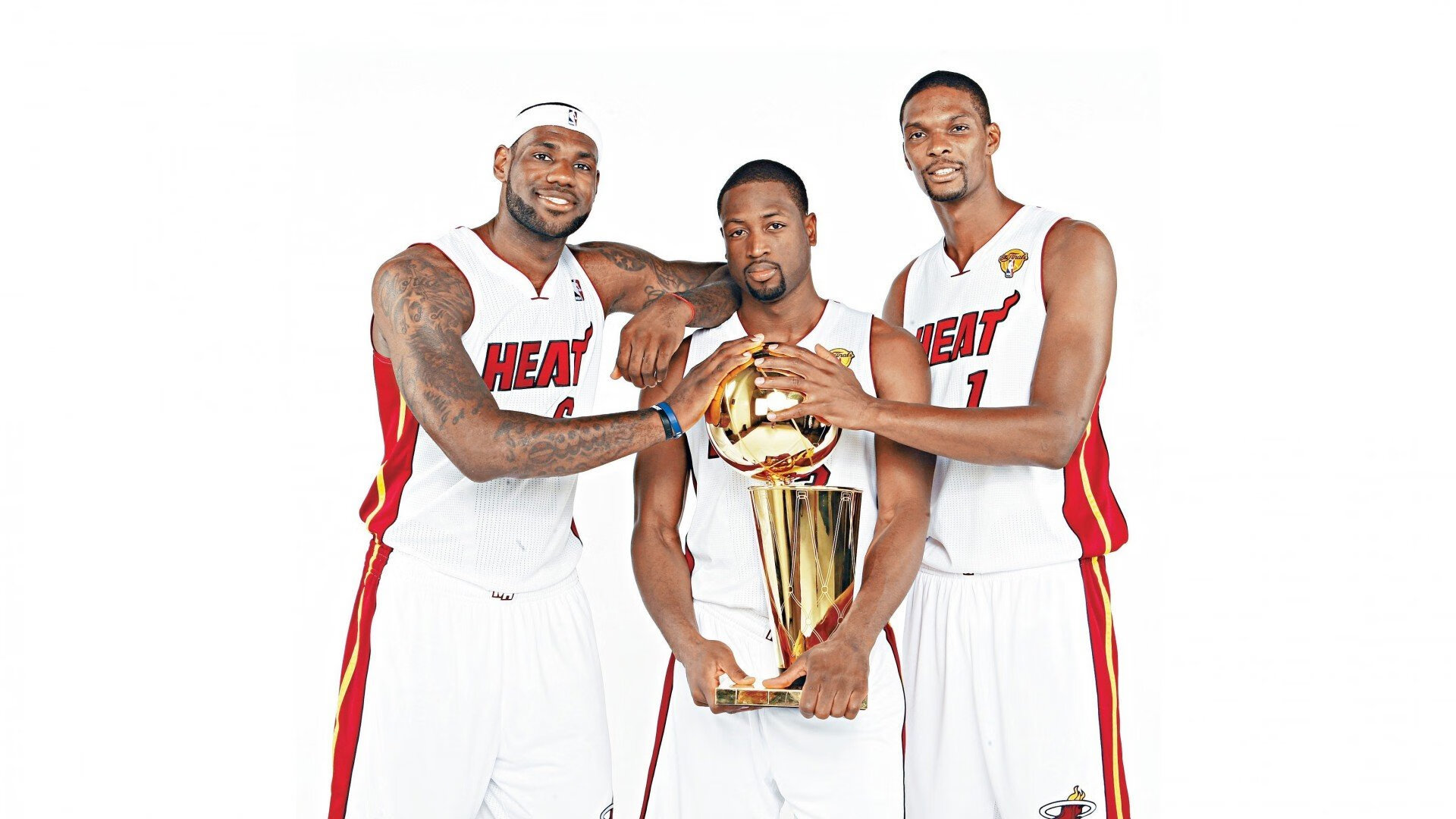 校园篮球比赛激烈